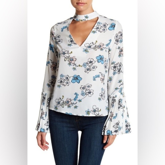English Factory Magnolia Print Pleated Bell Sleeve Blouse Sz Sm NWT - Picture 1 of 7